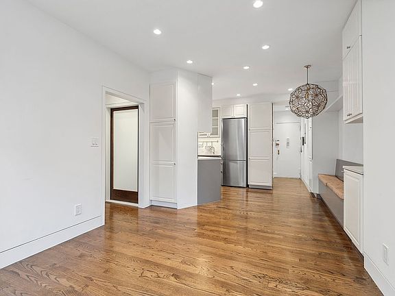 4th image of 91 Macdougal St Unit 8