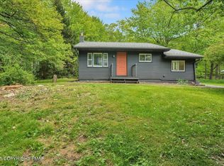 216 Sutton Pl, Pocono Summit, PA 18346