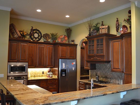 3rd image of 6408 Walkers Glen Dr