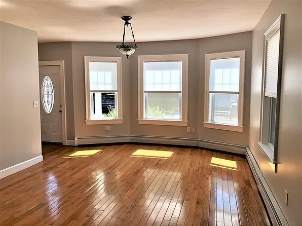 39 Stonington St #1, North Andover, MA 01845