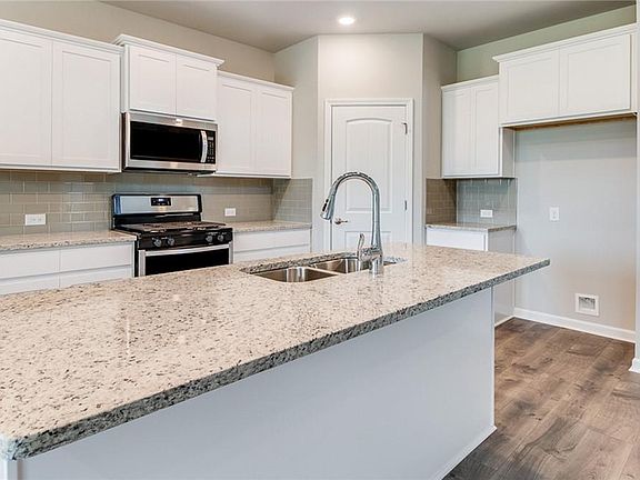 5th image of 1747 Sawgrass Dr