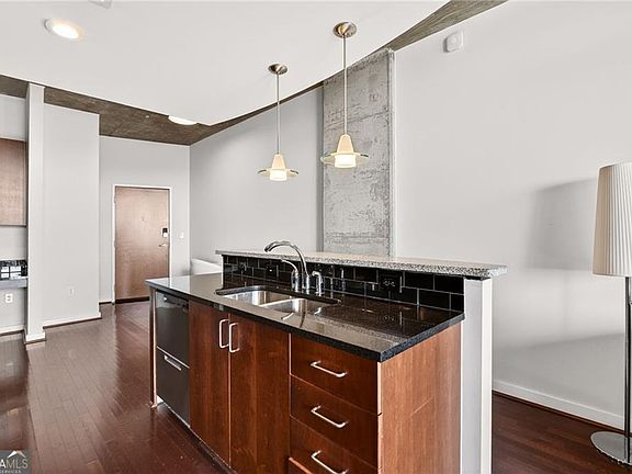 4th image of 361 17th St #2013