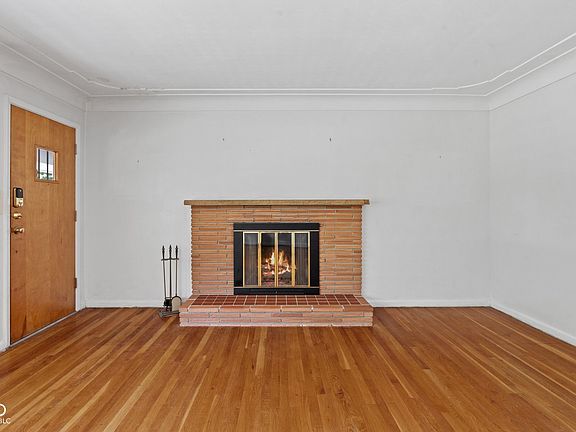 5th image of 335 Woodhill Dr