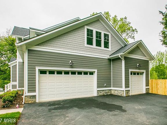 4th image of 8531 Acorn Cir