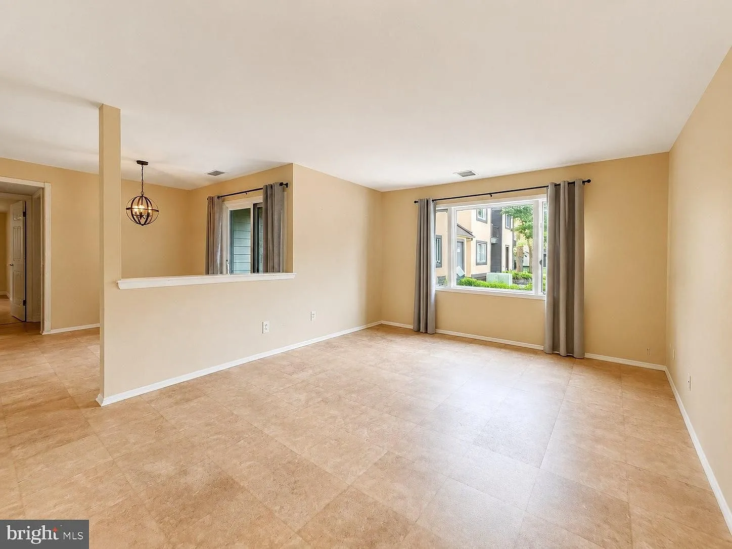 2 bed, 964 sqft, $2,300 — Photo 2