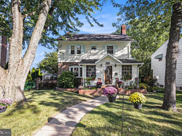 1942 Forrest Ave, Morton, PA 19070