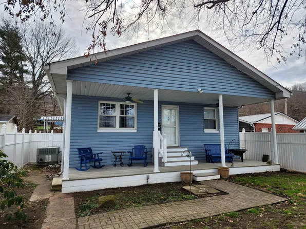 3411 Chase St, Huntington, WV 25704