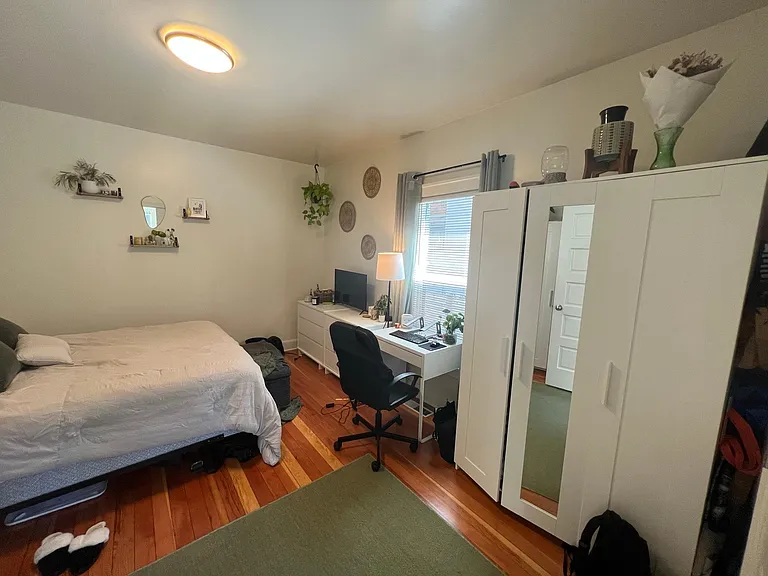 531 Federal Ave E — Photo 15