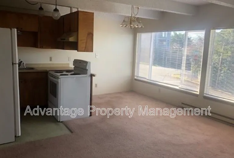 426 SW 2nd St #8 — Photo 7