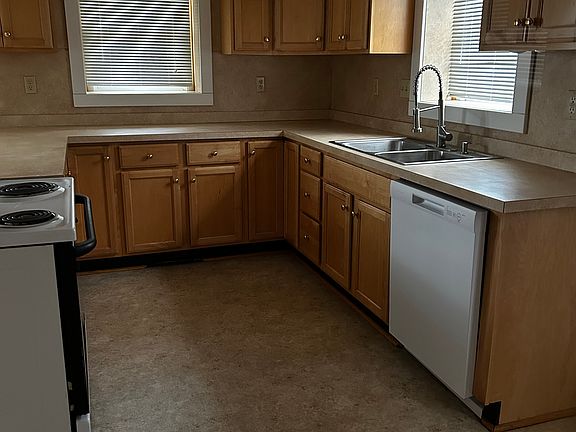2nd image of 350 Spruce St #352
