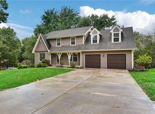 9056 W 113th St, Overland Park, KS 66210