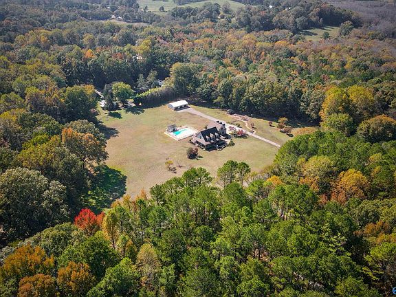 4th image of 102 Lawrence Rd