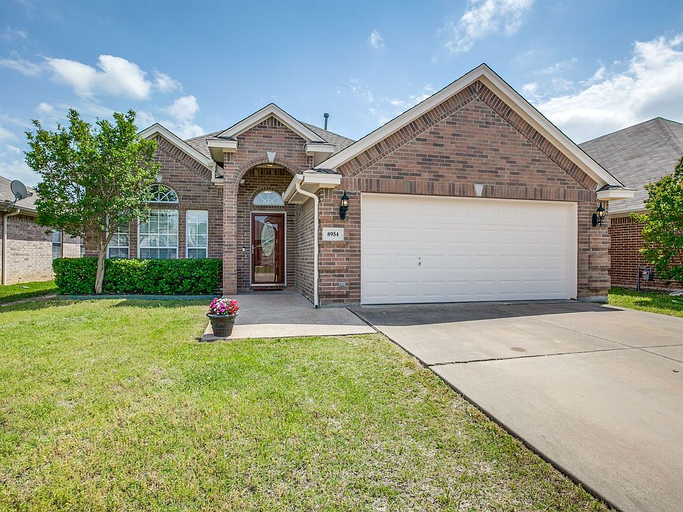 8954-river-trails-blvd-fort-worth-tx-High-Res-1.jpg