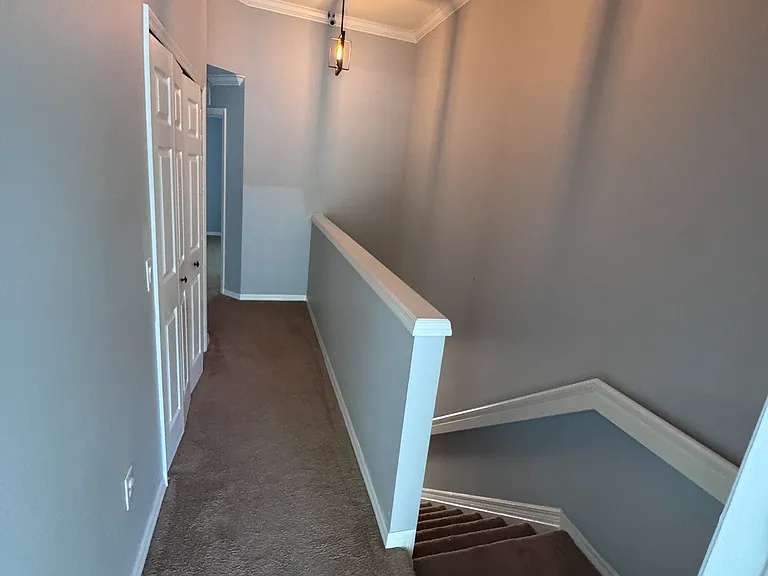 1289 Oxford Ln — Photo 6