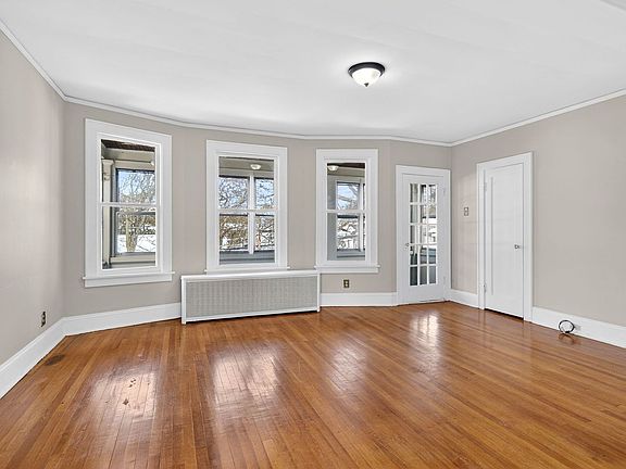 5th image of 93 Homestead Ave #2