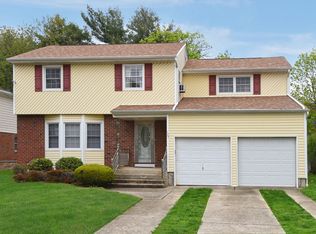 135 S Centre Ave, Rockville Centre, NY 11570