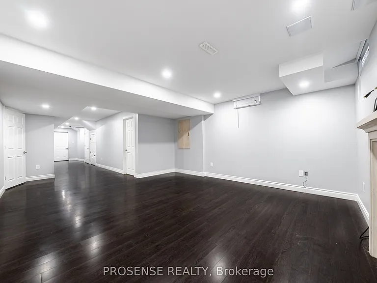 8 Macbean Cres — Photo 45