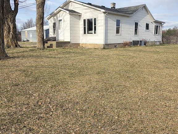 4th image of 8448 N Center Rd