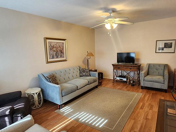 2nd image of 15 SE 13th Street #D3
