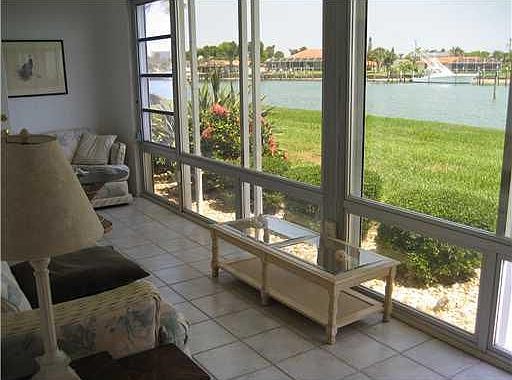 Home For Sale In Colonnades