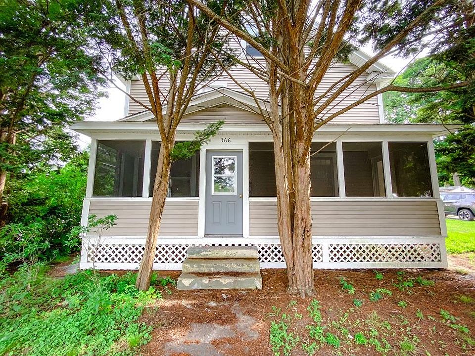 366 Pleasant St, Willimantic, CT 06226 Zillow