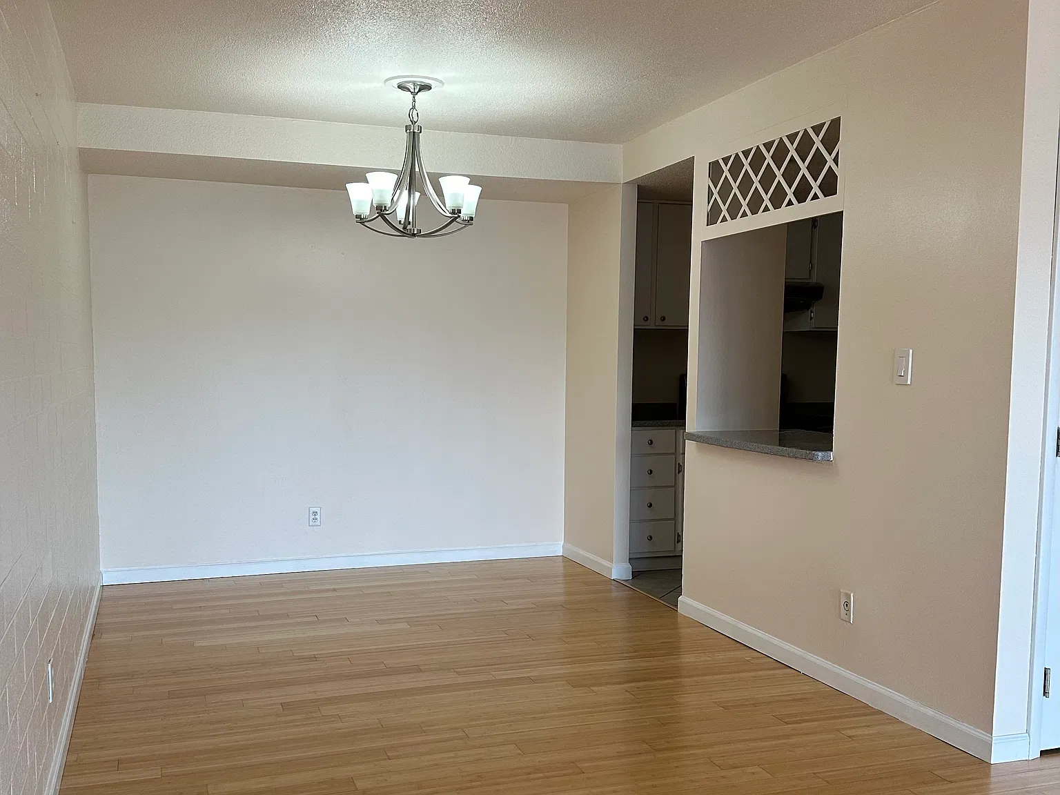 2 bed, 1022 sqft, $1,550 — Photo 4