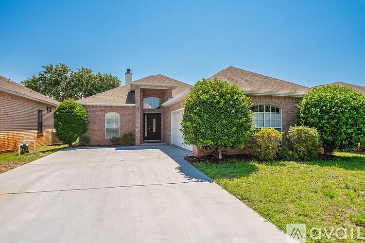 1st image of 4157 Longwood Cir