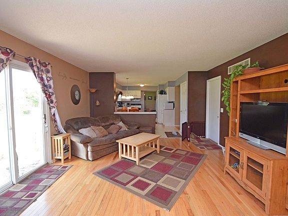 5th image of 6735 Centerview Ct