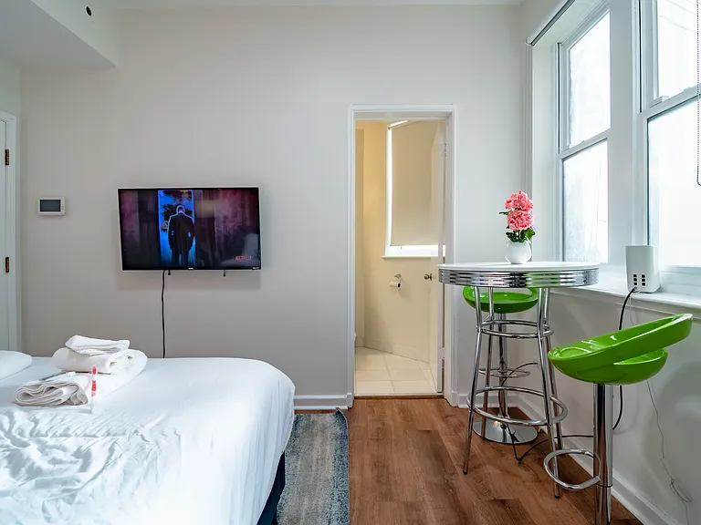 117 E Bellevue Pl #3 — Photo 8