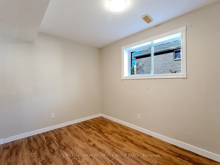 67 Iris Dr #LOWER — Photo 6