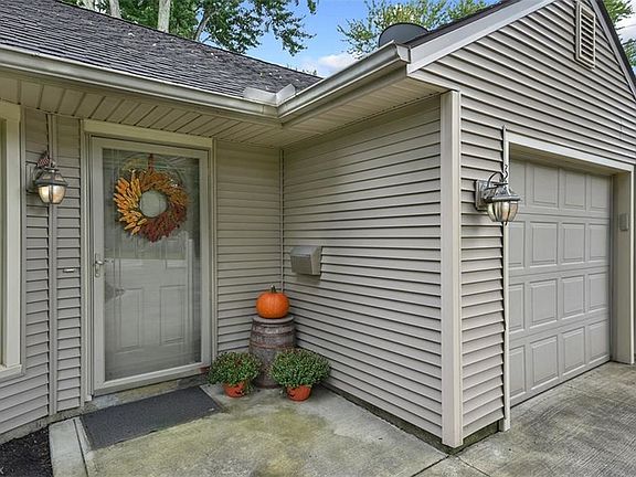 2nd image of 8675 Lindbergh Blvd