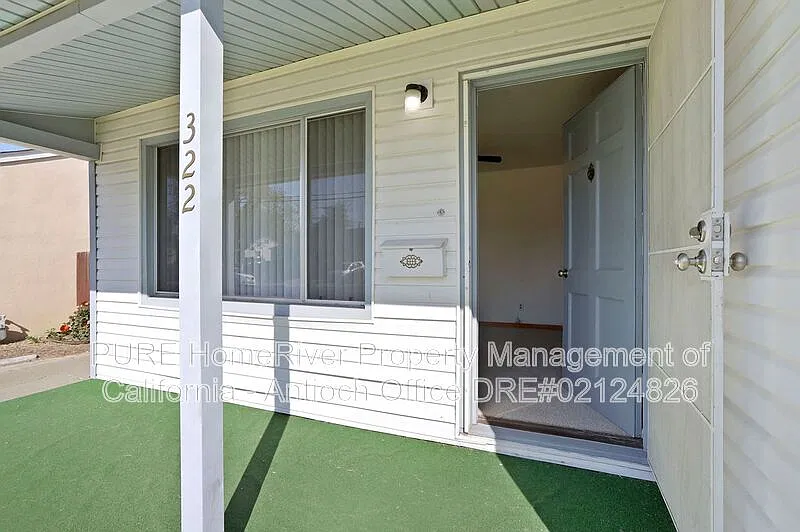 3 bed, 1.0 bath, 1311 sqft, $2,300 — Photo 3