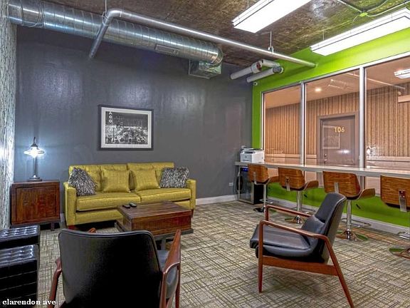 3rd image of 4602 N Clarendon Ave #523