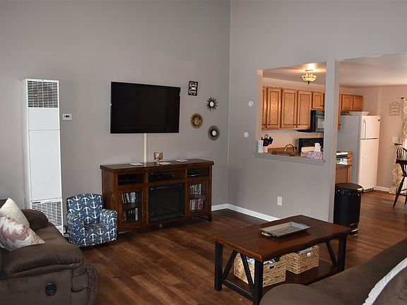 3rd image of 93 Arrow Wood Pl