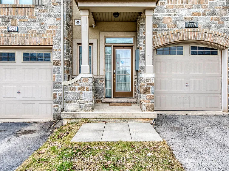 2319 Stone Glen Cres — Photo 3