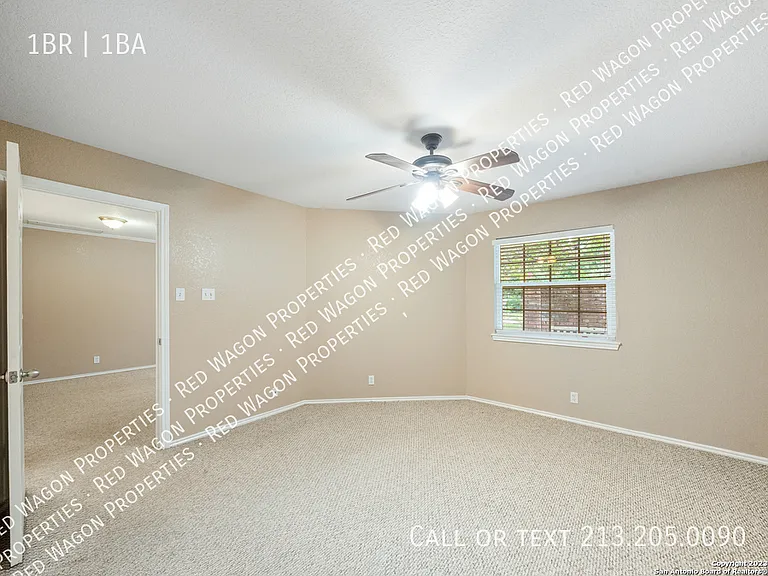 11610 Vance Jackson Rd #ROAD413 — Photo 4