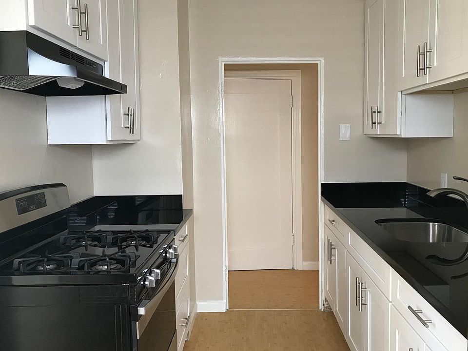 Kitchen (unit 307)