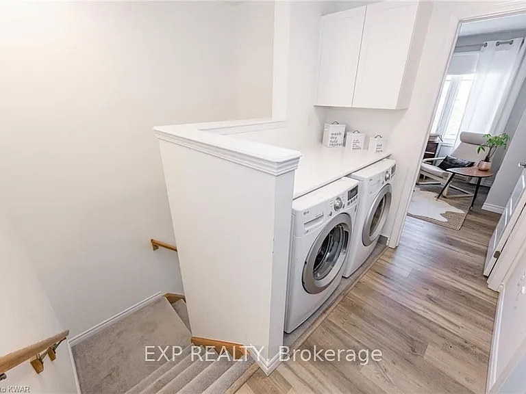 8 Stratus St — Photo 12