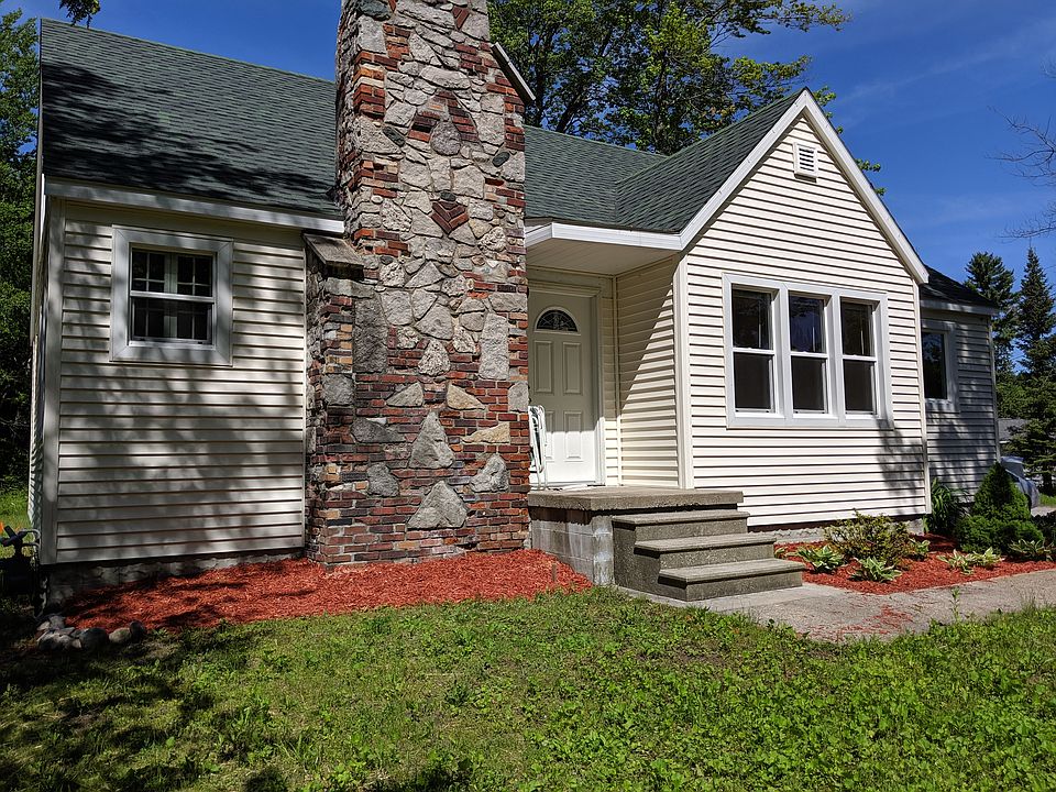 Split stone brick chimney