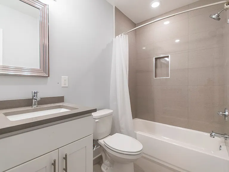 814 N Uber St — Photo 9