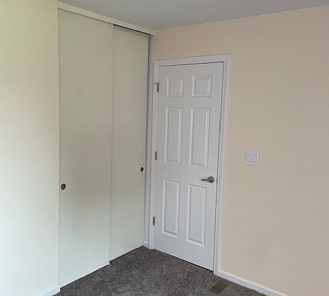 5th image of 521 N Woodfield Trl