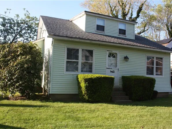27 Mechanic St, South Kingstown, RI 02879