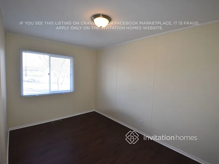 1307 Foxcroft Dr — Photo 9