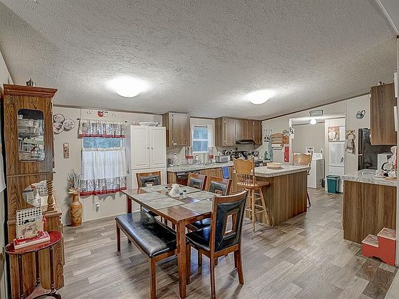 5th image of 128 Songwood Dr