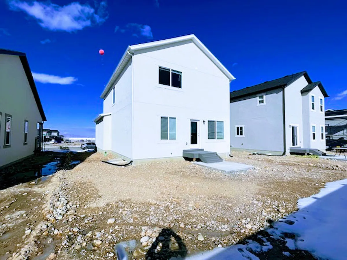 Building Photo - 421 W Domain Ln