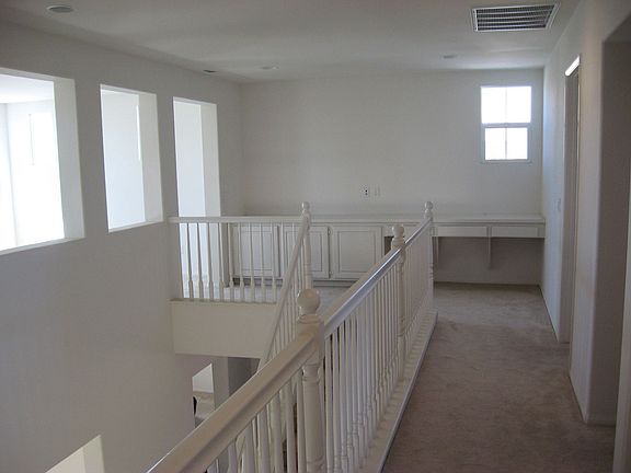 5th image of 273 Center Grove Way
