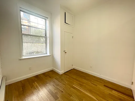 Rented by Meraki Realty LLC | media 10