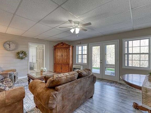 5th image of 228 Brookhaven Dr