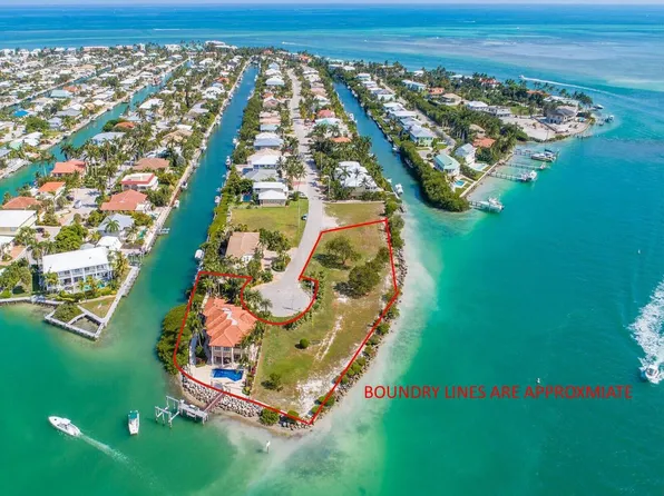 390 13th St, Key Colony Beach, FL 33051