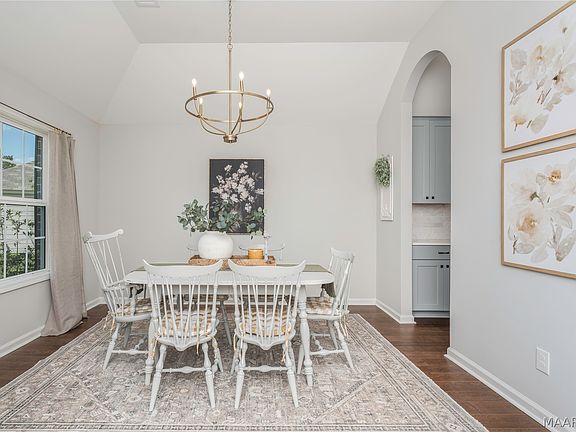 2nd image of 342 Lismore Pl